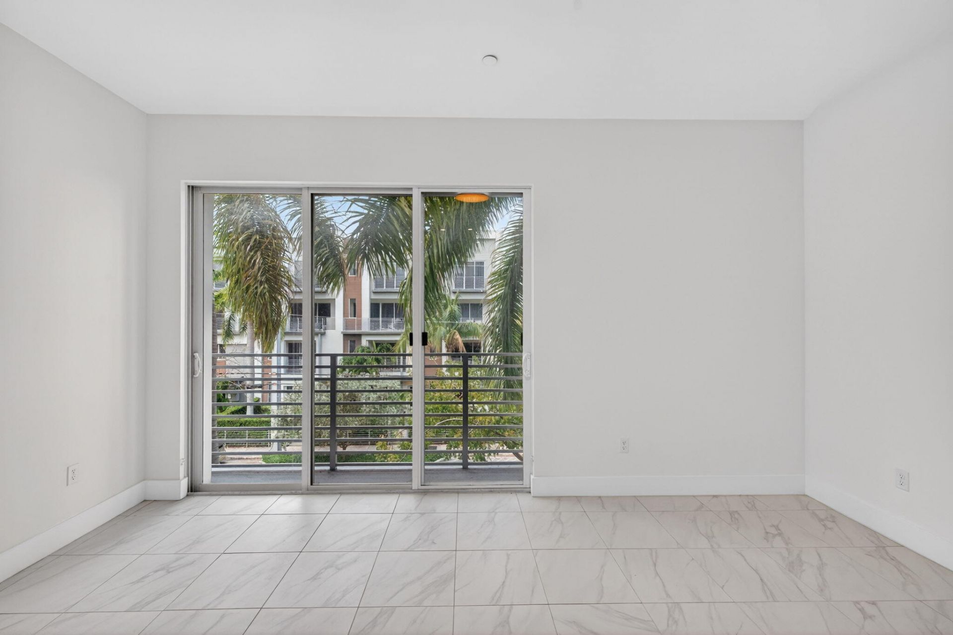 1044 NE 18th Avenue, Unit 203, Fort Lauderdale, FL 33304 Photo