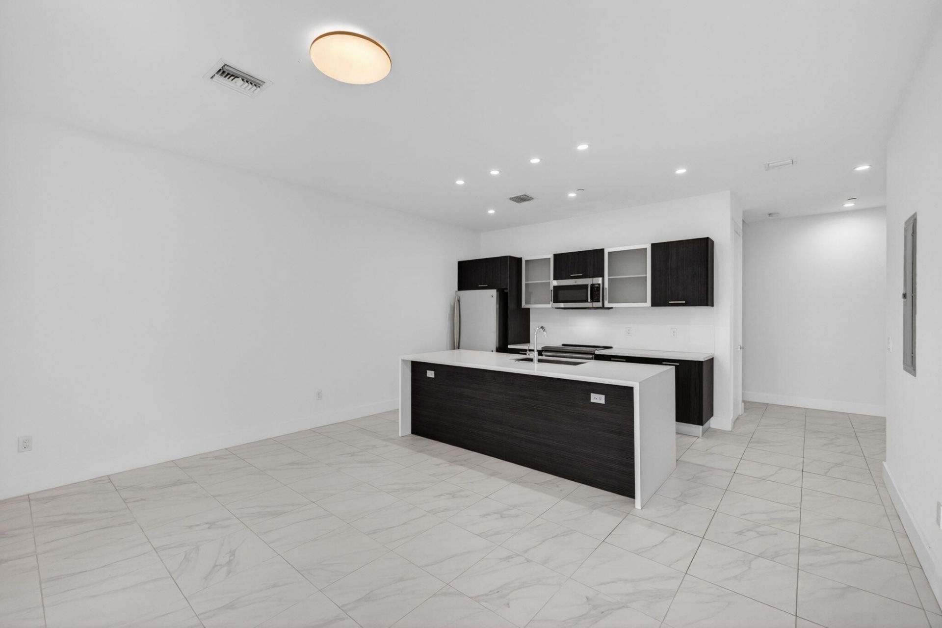 1044 NE 18th Avenue, Unit 203, Fort Lauderdale, FL 33304 Photo