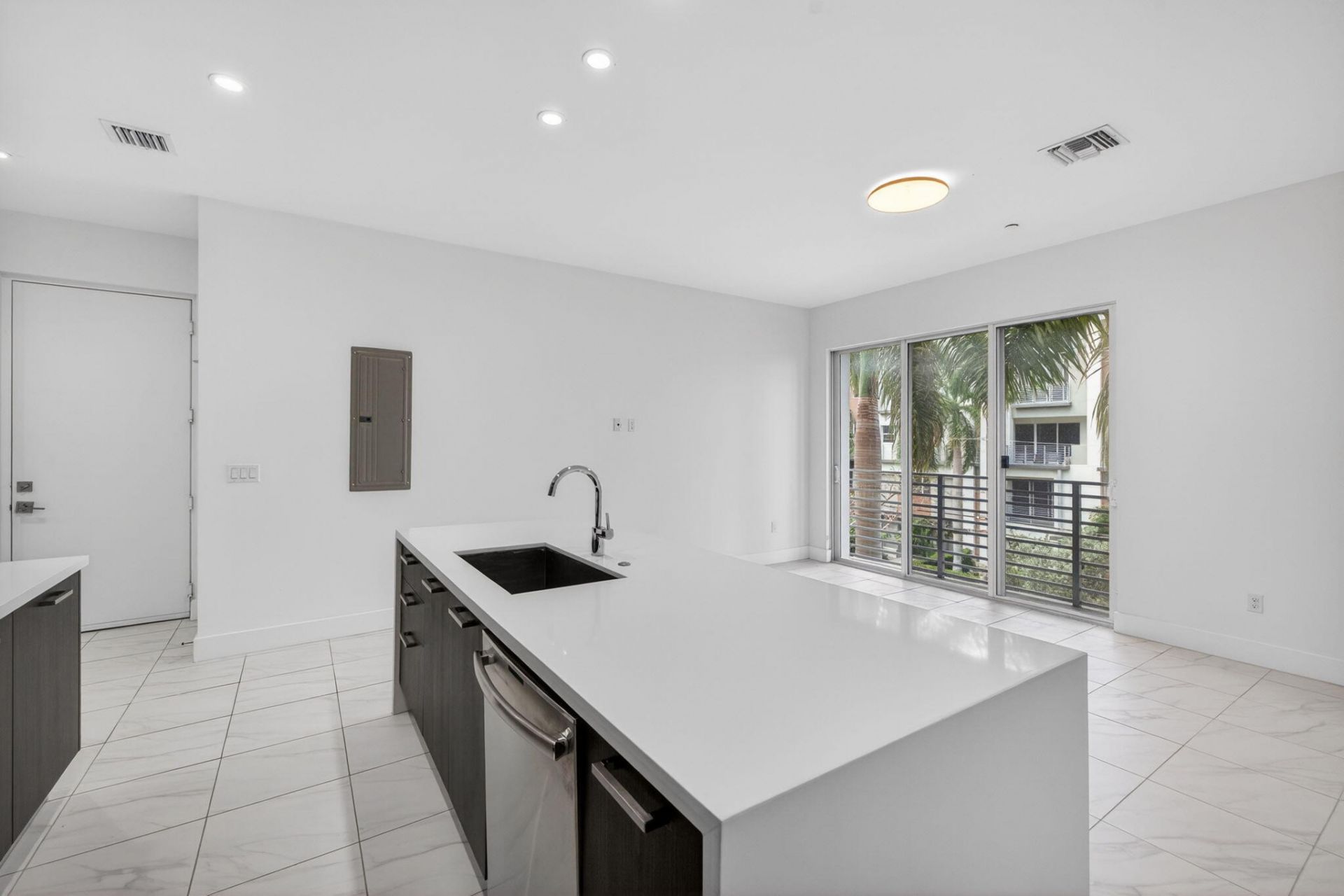 1044 NE 18th Avenue, Unit 203, Fort Lauderdale, FL 33304 Photo