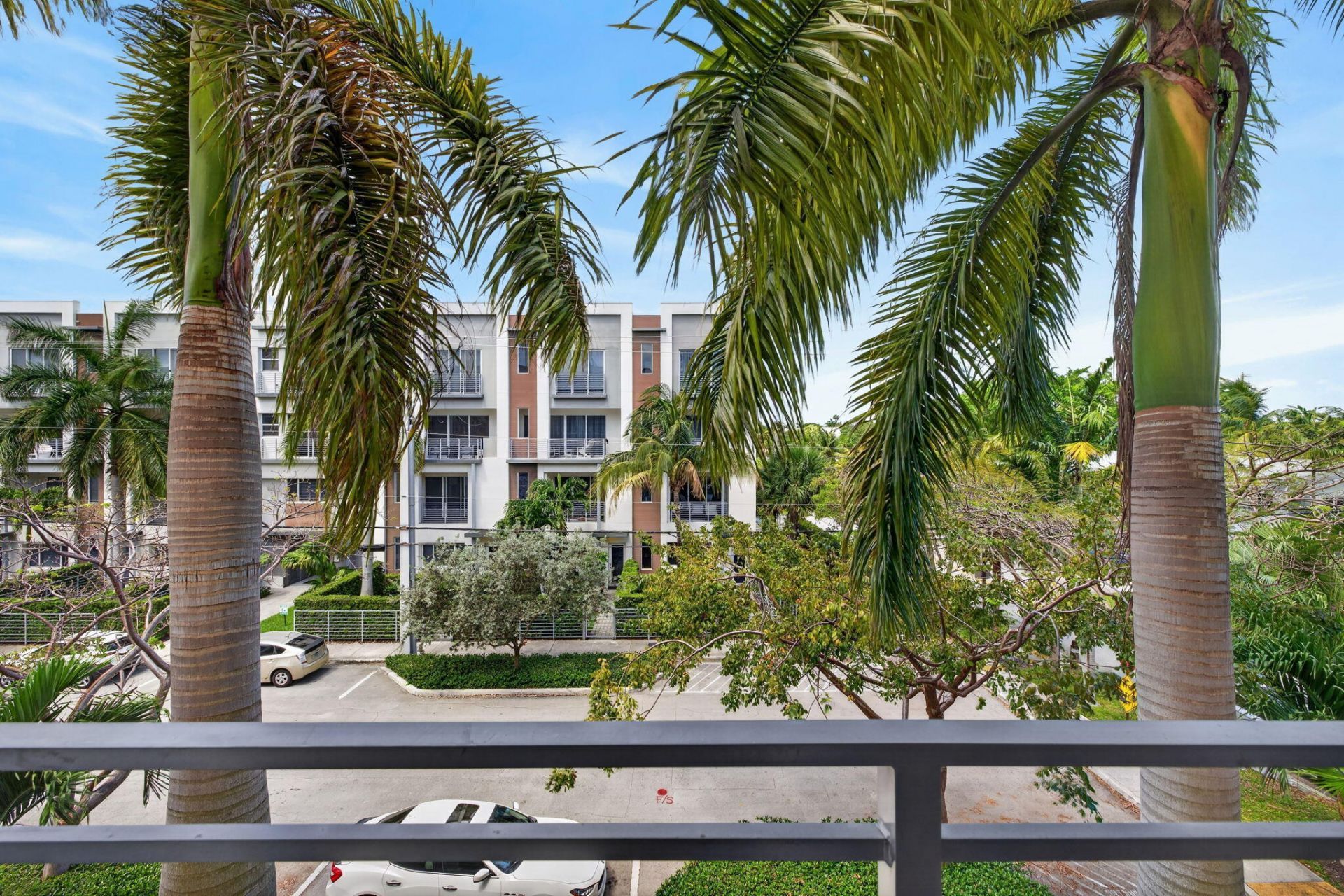 1044 NE 18th Avenue, Unit 203, Fort Lauderdale, FL 33304 Photo