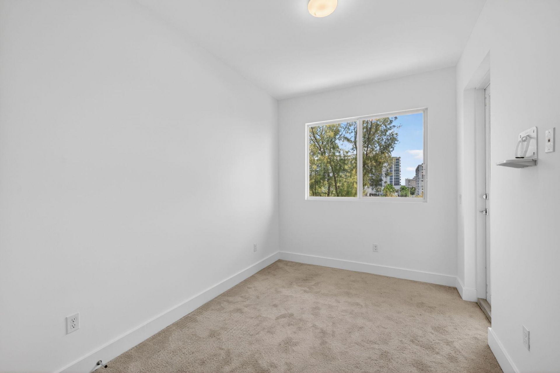 1044 NE 18th Avenue, Unit 203, Fort Lauderdale, FL 33304 Photo