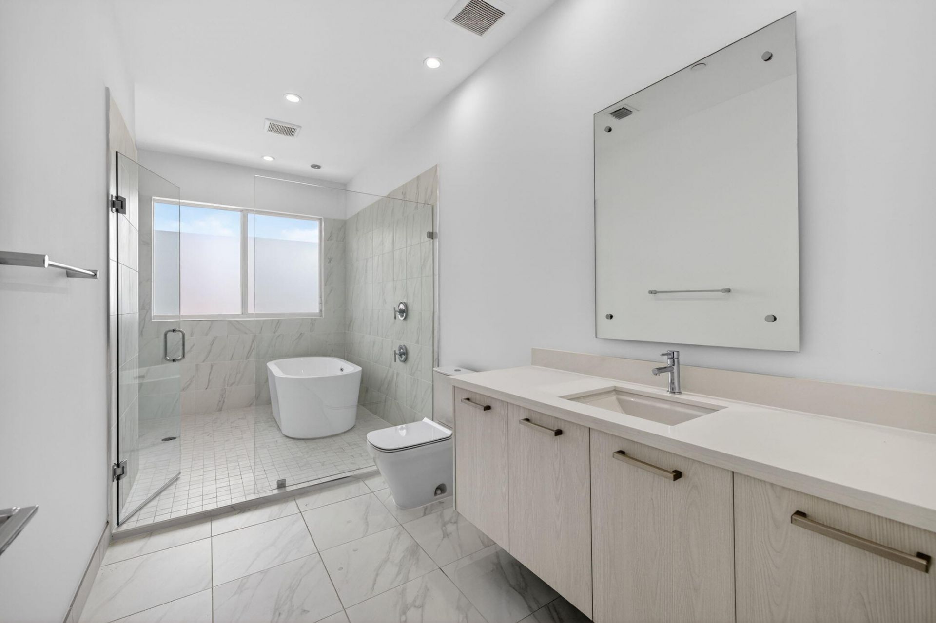 1044 NE 18th Avenue, Unit 203, Fort Lauderdale, FL 33304 Photo