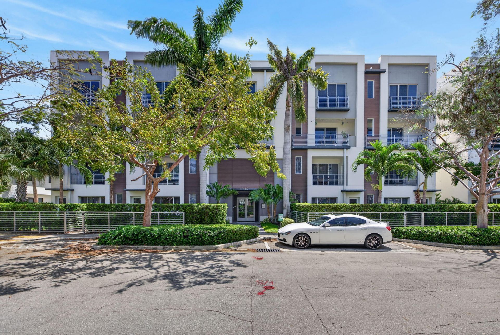 1044 NE 18th Avenue, Unit 203, Fort Lauderdale, FL 33304 Photo