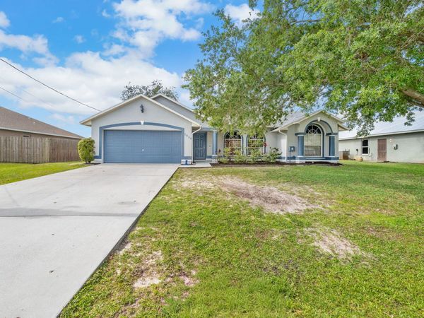 5930 NW Theda Lane, Port St. Lucie, FL 34983