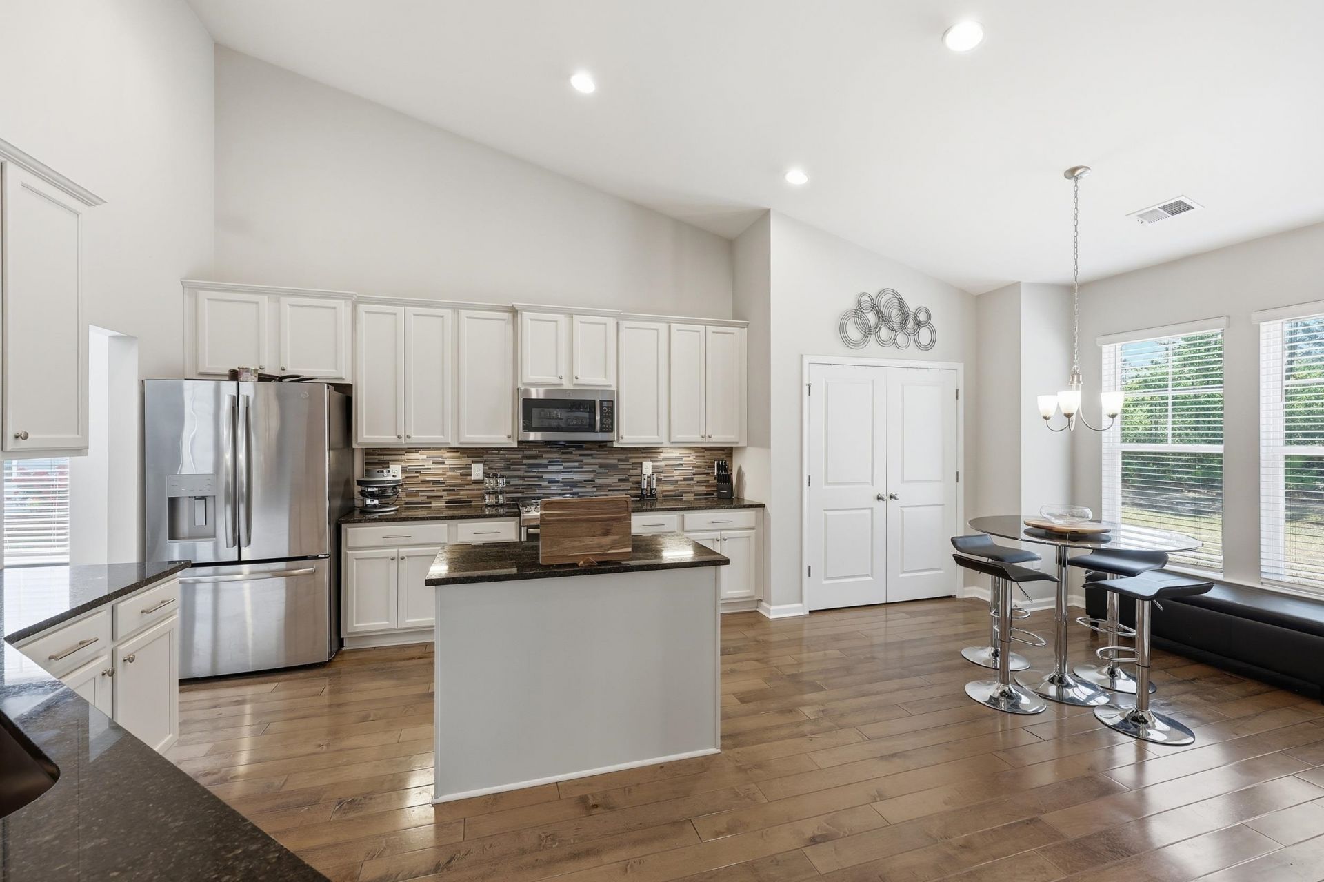 692 Tattlesbury Dr. Photo 11