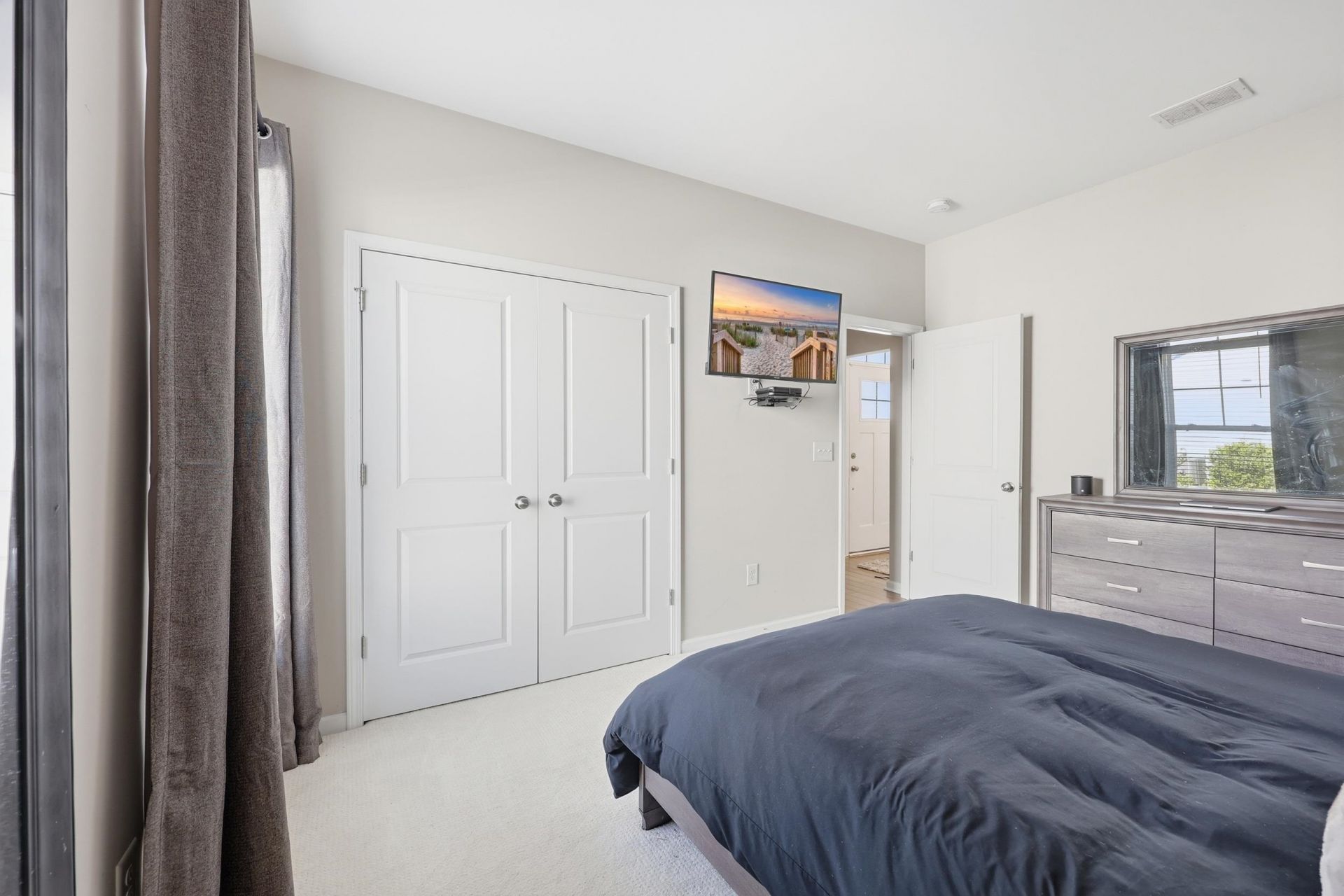 692 Tattlesbury Dr. Photo 18