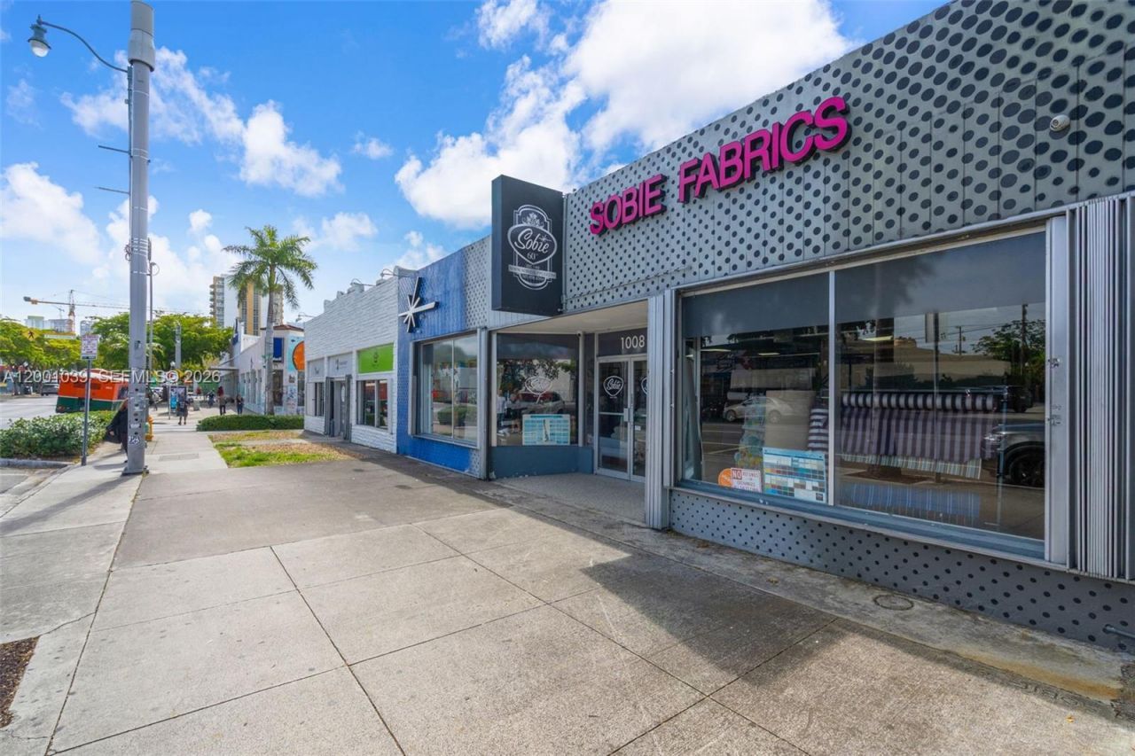 1000 SW 8th St , Miami, FL 33130 Photo
