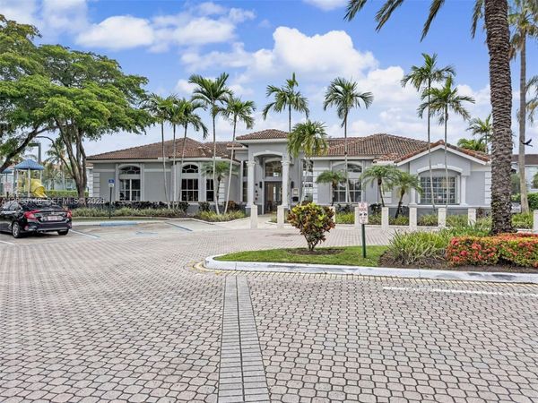 9615 NW 1st Ct , Unit 10-302, Pembroke Pines, FL 33024