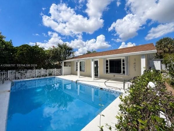 1421 S Palmway , Lake Worth, FL 33460