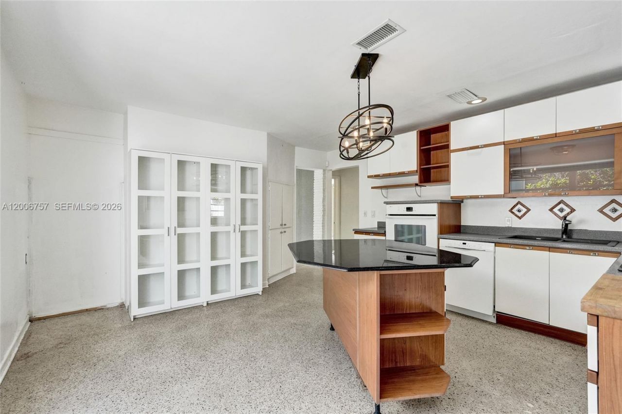 1421 S Palmway , Lake Worth, FL 33460 Photo