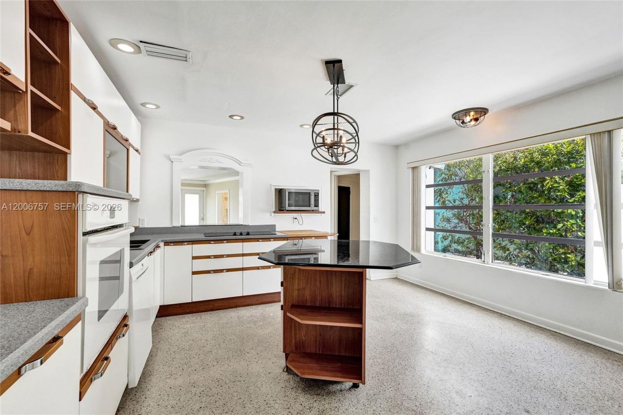 1421 S Palmway , Lake Worth, FL 33460 Photo