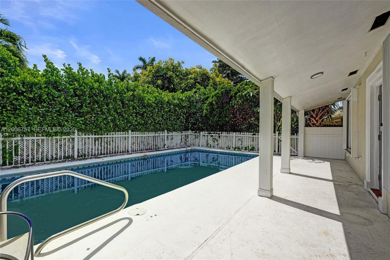1421 S Palmway , Lake Worth, FL 33460 Photo