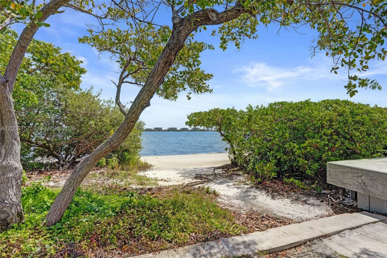 1421 S Palmway , Lake Worth, FL 33460 Photo
