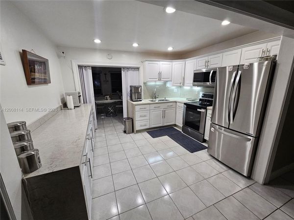 141 NW 28th St , Pompano Beach, FL 33064