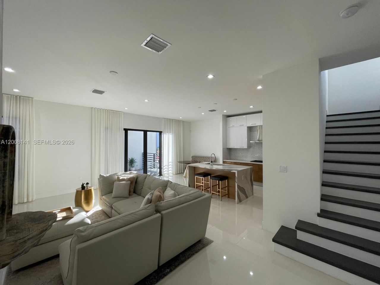 8283 NW 44th St , Doral, FL 33166 Photo