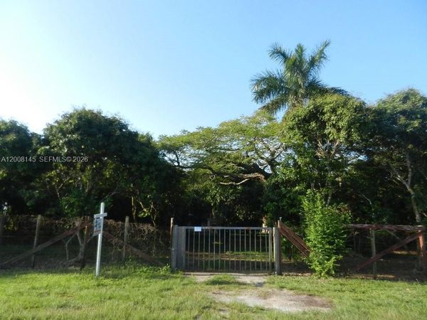 18950 SW 240th ST , Homestead, FL 33031