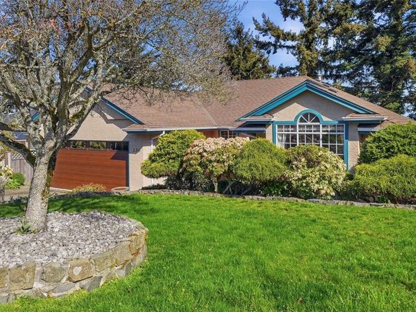 136 Heritage Dr , Nanaimo, BC V9V 1H8