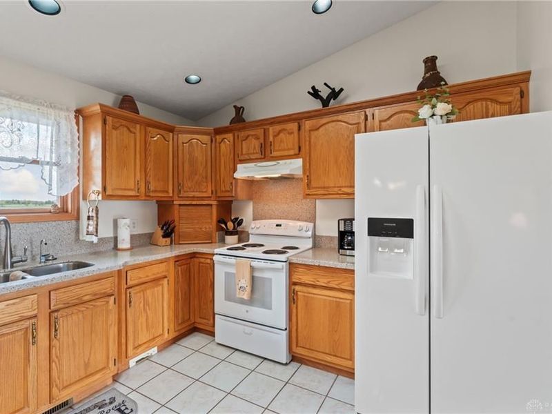 7855 N Brad Bloomer Road, Bradford, OH 45308 Photo 27