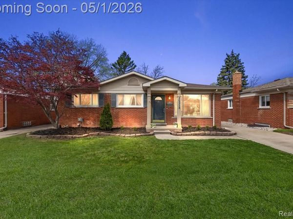 26313 Princeton Street, St. Clair Shores, MI 48081