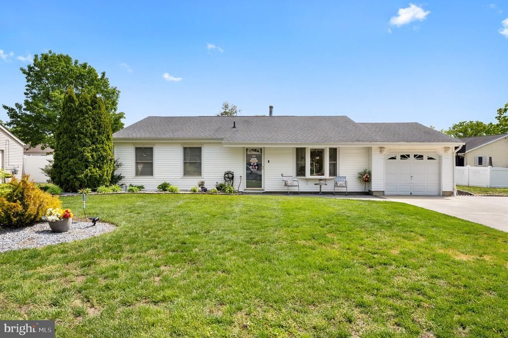 22 Arcturus Drive, Sewell, NJ 08080 Main Photo