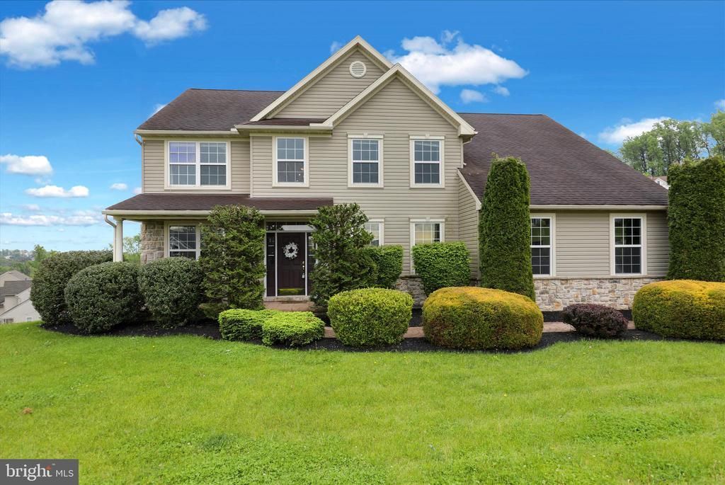 121 GREAT BEND WAY, SINKING SPRING, PA 19608