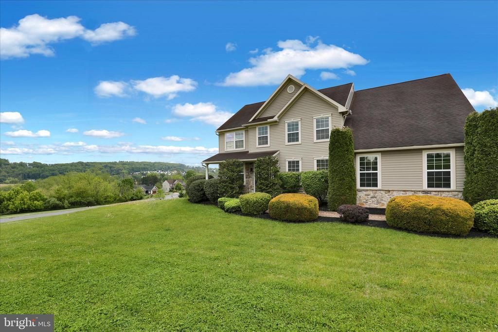 121 GREAT BEND WAY, SINKING SPRING, PA 19608