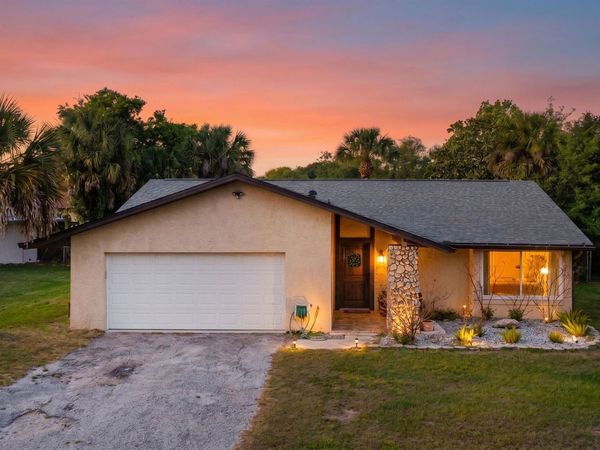 3 Ferdinand Ln, Palm Coast, FL 32137