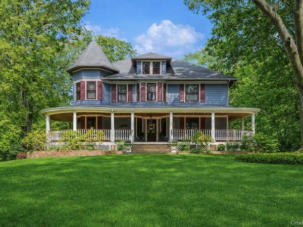 110 Red Spring Lane , Glen Cove, NY 11542