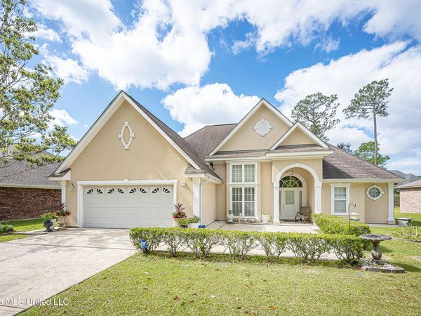 2021 Parkview Drive, Gautier, MS 39553