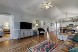 109 South Shore Blvd. photo 4