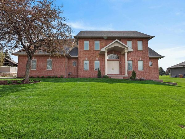 5025 South Fork Lane, Waterloo, IA 50701