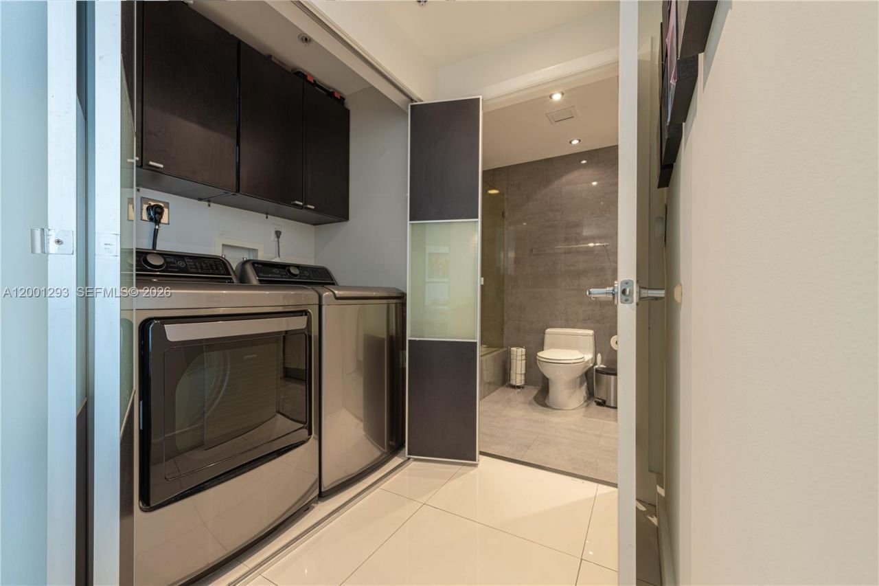 90 SW 3rd St , Unit 2116, Miami, FL 33130 Photo