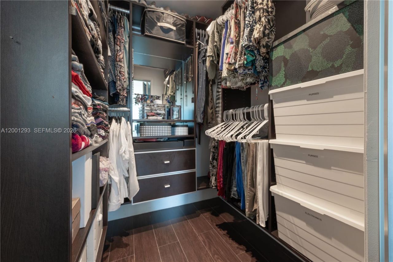 90 SW 3rd St , Unit 2116, Miami, FL 33130 Photo