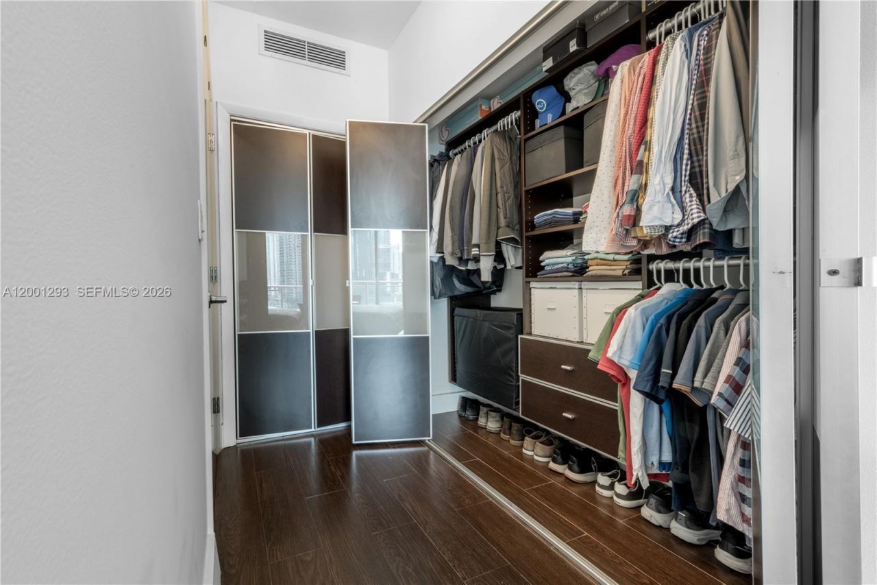 90 SW 3rd St , Unit 2116, Miami, FL 33130 Photo