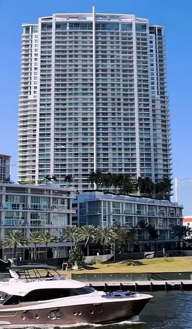 90 SW 3rd St , Unit 2116, Miami, FL 33130 Photo