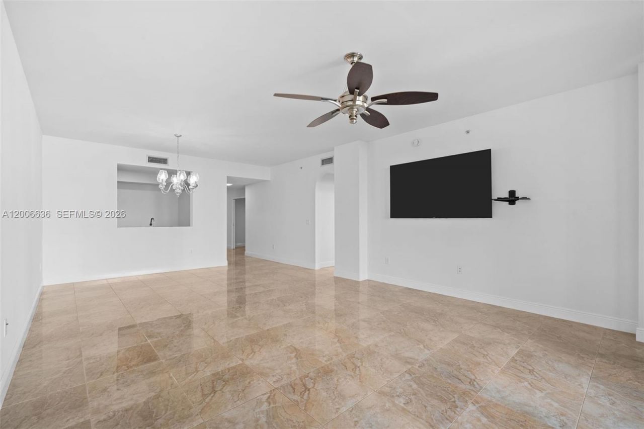 3340 NE 190th St , Unit 403, Aventura, FL 33180 Photo