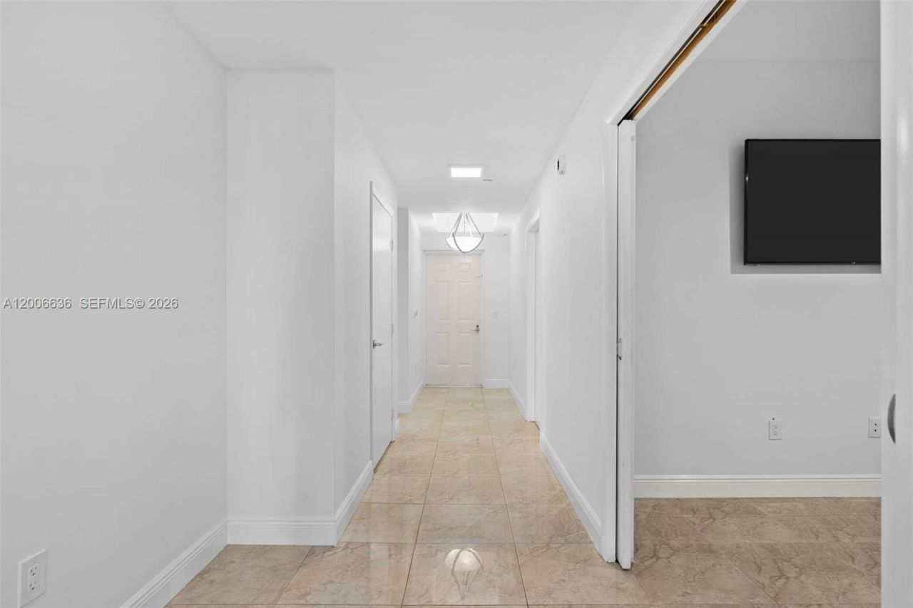3340 NE 190th St , Unit 403, Aventura, FL 33180 Photo