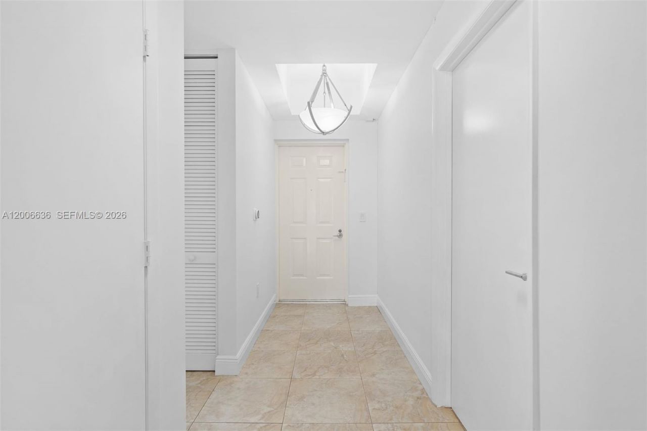 3340 NE 190th St , Unit 403, Aventura, FL 33180 Photo