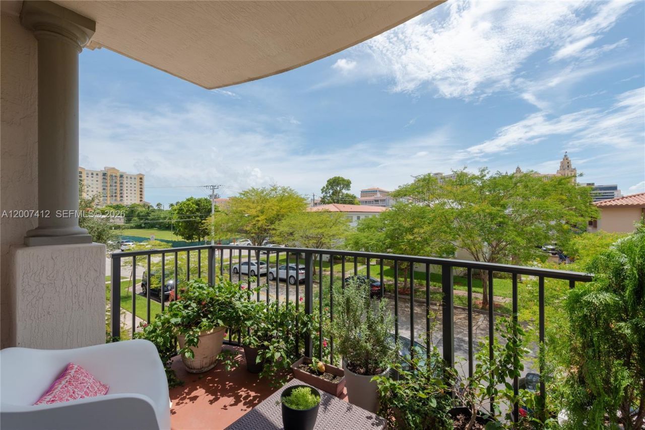 1650 Galiano St, Unit TH14, Coral Gables, FL 33134 Photo