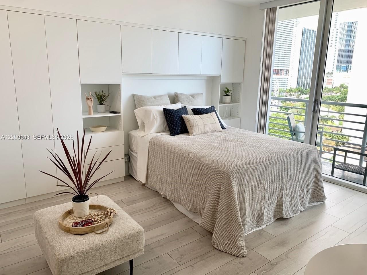 335 S Biscayne Blvd, Unit 1106, Miami, FL 33131 Photo