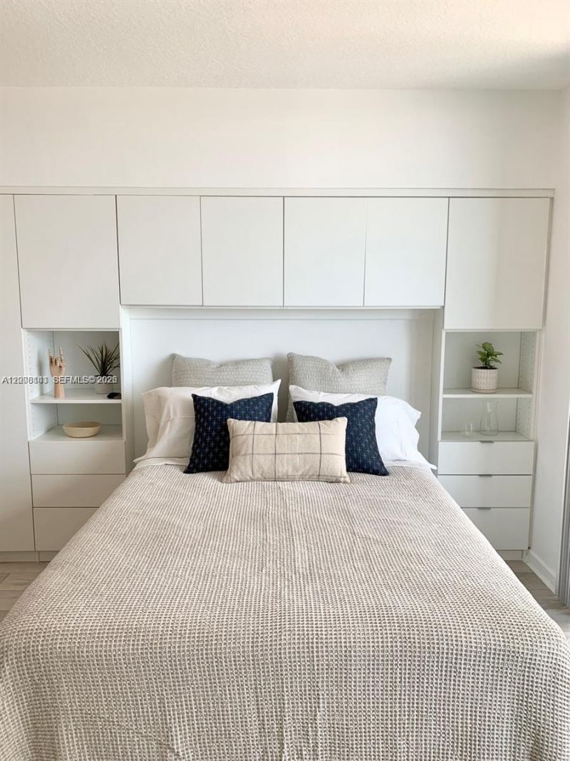 335 S Biscayne Blvd, Unit 1106, Miami, FL 33131 Photo