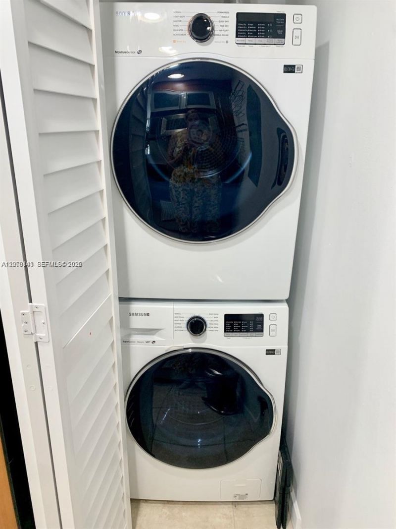 335 S Biscayne Blvd, Unit 1106, Miami, FL 33131 Photo