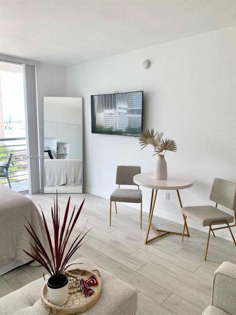 335 S Biscayne Blvd, Unit 1106, Miami, FL 33131 Photo