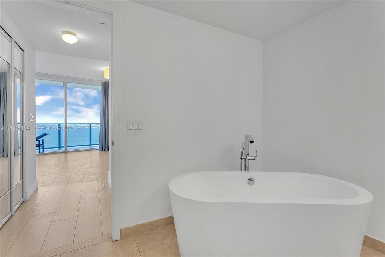 488 NE 18th St , Unit 2315, Miami, FL 33132 Photo