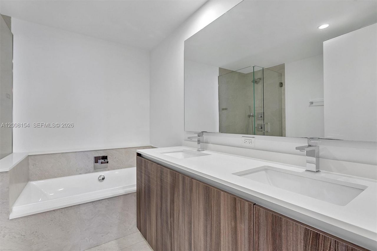 488 NE 18th St , Unit 2315, Miami, FL 33132 Photo