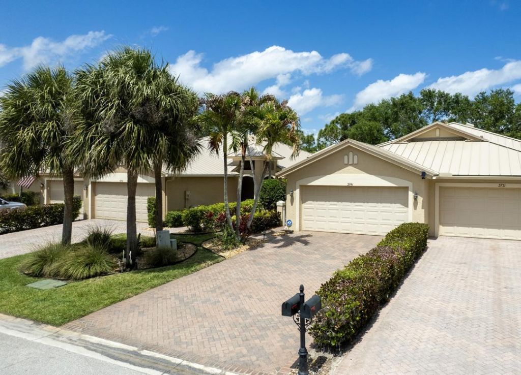 3741 NW Willow Creek Drive, Jensen Beach, FL 34957 Photo