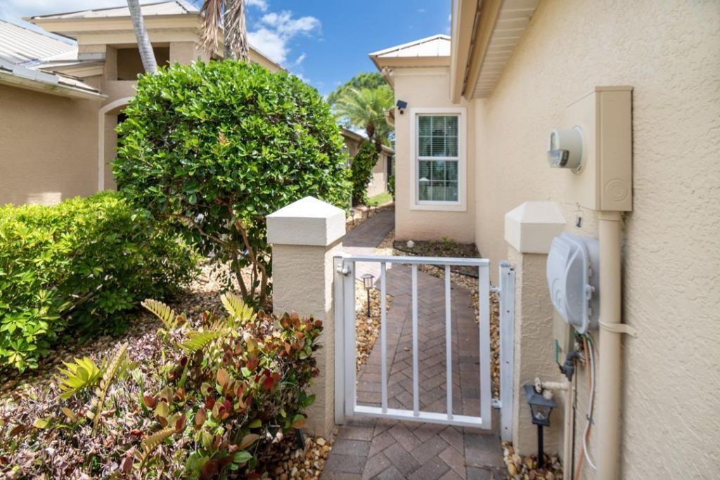 3741 NW Willow Creek Drive, Jensen Beach, FL 34957 Photo