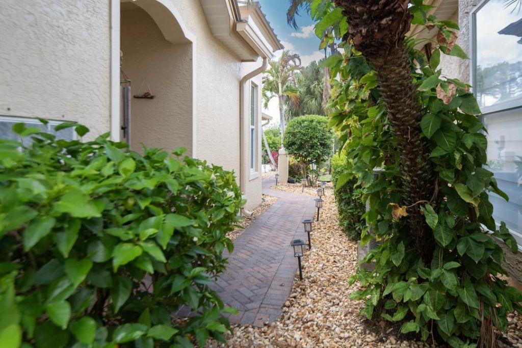 3741 NW Willow Creek Drive, Jensen Beach, FL 34957 Photo