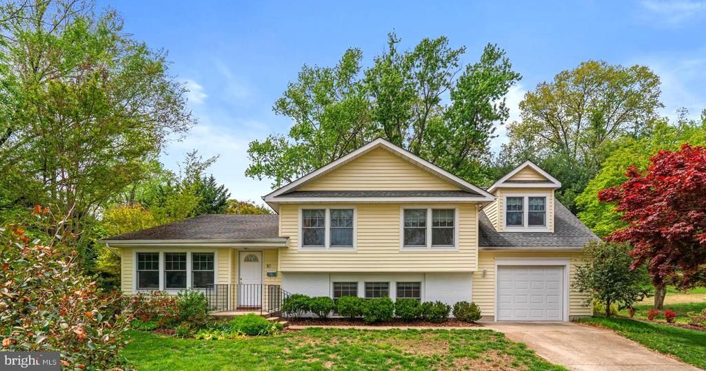 10 Carole Court, Severna Park, MD 21146 Main Photo