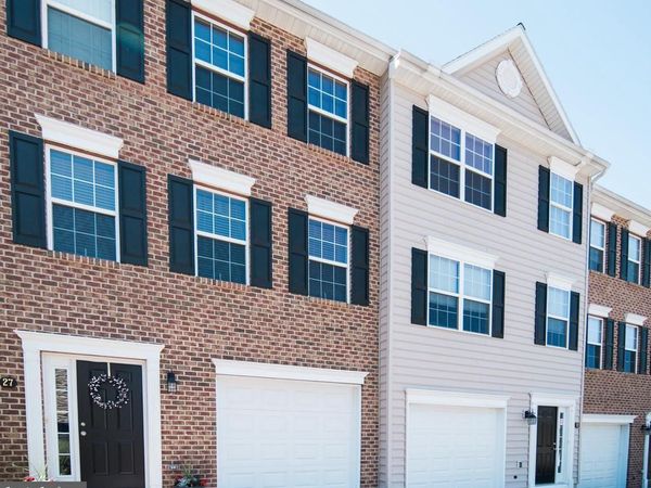 22 MUSTANG DR , HANOVER, PA 17331